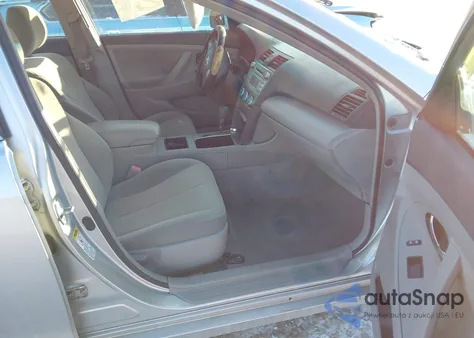 2007 Toyota Camry Le z USA, uszkodzony, nr VIN 4T1BE46K27U721400